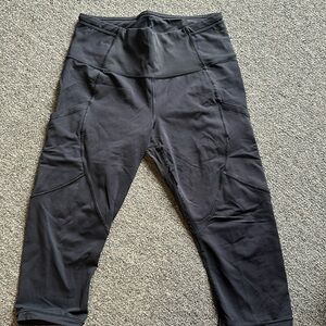Black Lululemon leggings with side pockets